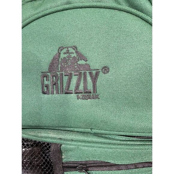Grizzly Kodiak Backpack Green with Water Bottle Student,Hiking NWT - Picture 4 of 5